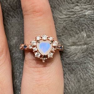 Heart moonstone ring